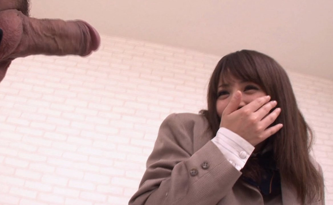 Japon masum öğretmen ilk kez bu kadar büyük bir penis görüyor... ve doğrudan sikiliyor