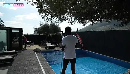 Yunan hizmetçi Alina Melaki ırklararası büyük zenci yarağı sikişi