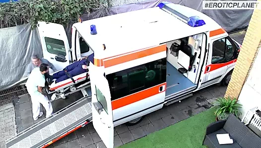 Alman - ambulans arabasında sert seks