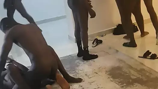 Nijerya'da sıkı delik lanet