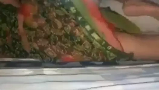 Ateşli desi teyze iş arkadaşı tarafından sikiliyor