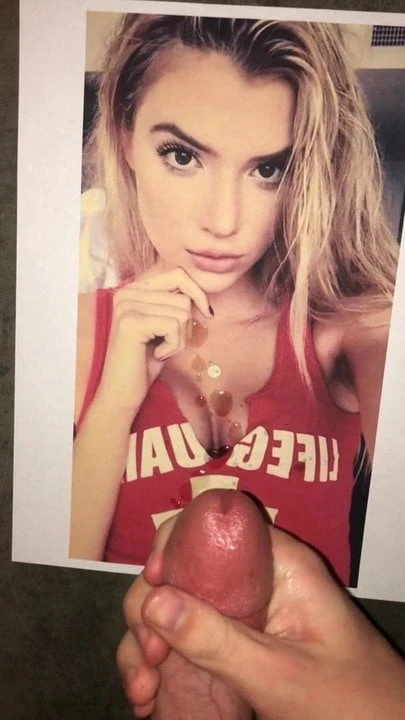 Alissa violet boşalma anısına