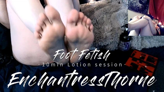 Losyonla kendi kendine ayak masajı