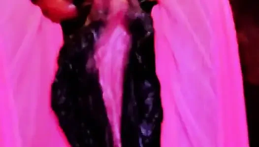 Onu gördüğünü biliyorum