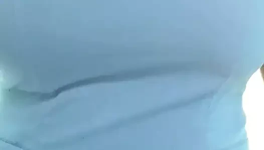 Sıkı önlüklerde büyük göğüsler