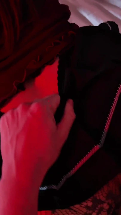 Ateşli kızı kulüpte tavlıyor - vahşi otel odası buluşması | Klip 1