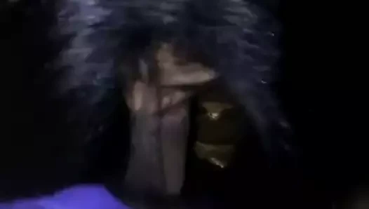 Gf üzerinde bir tasma oral seks