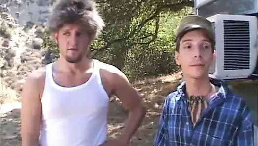 Sıcak trailer kız ashley gets sıkı delikler becerdin tarafından rednecks