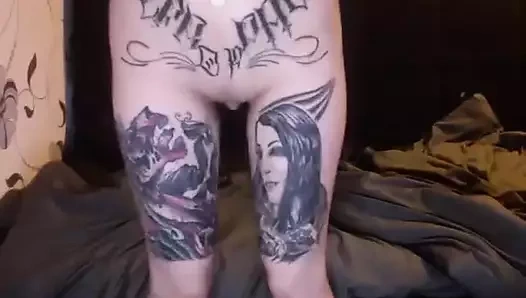 Görüntülü sohbette erkek arkadaşıyla dövmeli Rus kız