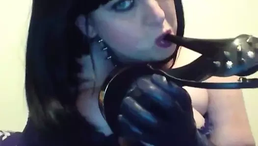 Oyuncak milf kullanımları fetiş topuklu