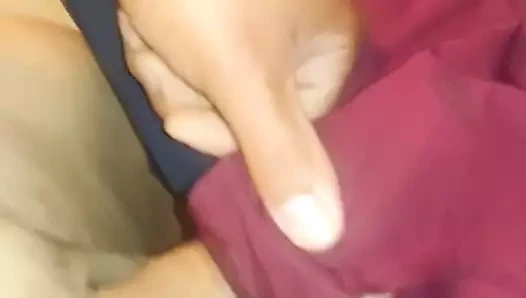 Videoları izlerken eski kız arkadaşının kirli külotunun tadını çıkarmak