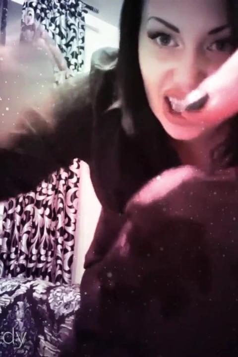 Edepsiz çizmeli sürtüğü yala ve boşal