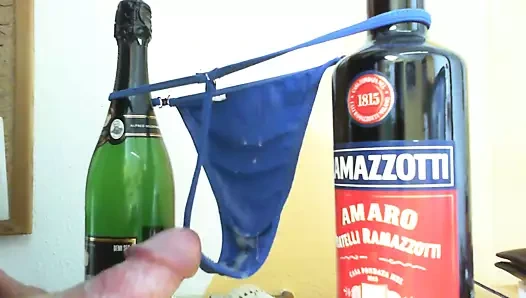 Cum üzerinde tanga külot masturbasyon pislik kapalı kirli string