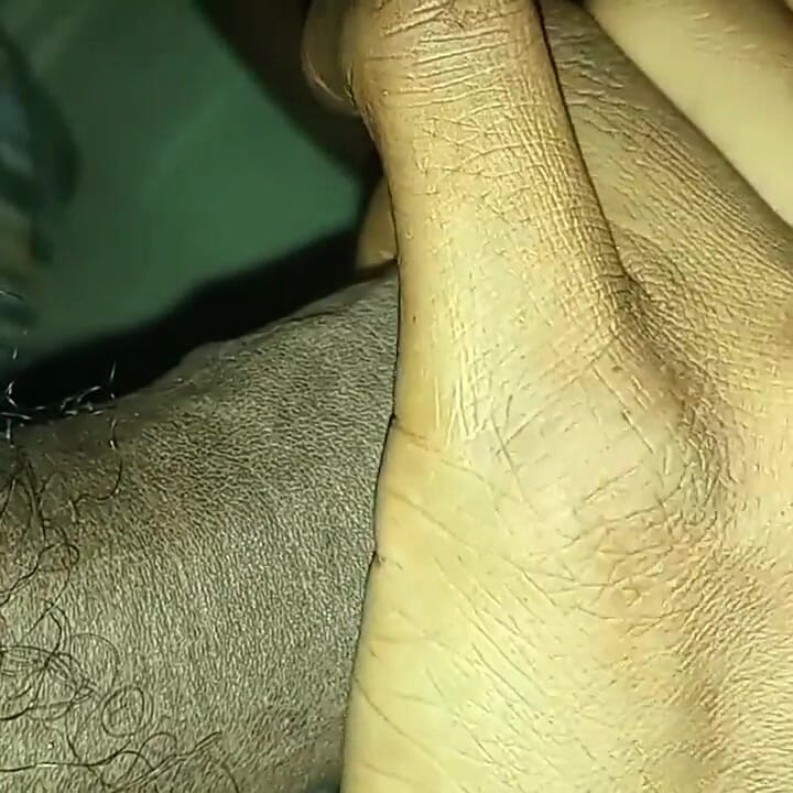 Erkek arkadaşımın yarağını emmeyi seviyorum