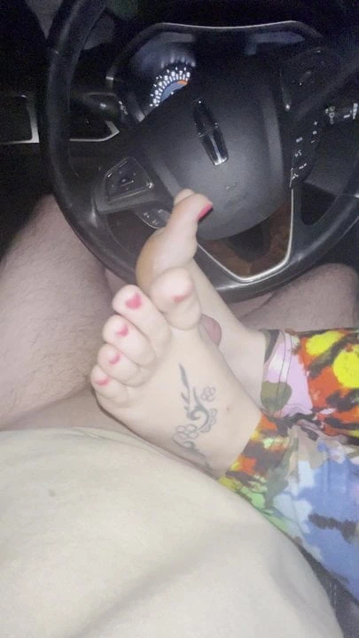 18 yaşında ilk footjob