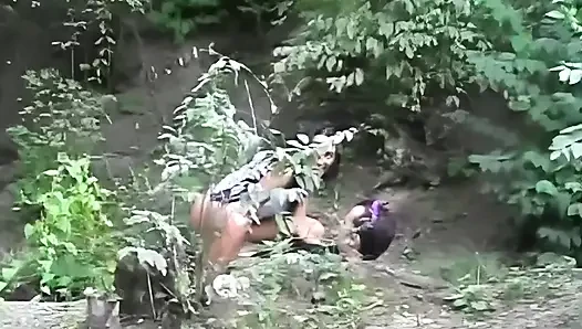 Korunmasız Ve Sert: Sarışın Sürtük Derinden Sikiliyor Ve Dölle Kaplanıyor