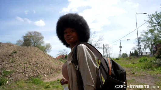 Çek sokakları 152: sevimli büyük memeli zenci kızla şenlik