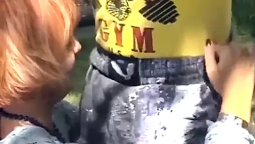 Bu Alman sürtük büyük yüze boşalmaya hazır