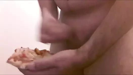 Ekstra tepesi olan pizza