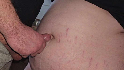 Sikiş ve göbek deliğine boşalma