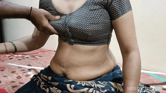 Mistibhabi sert chudai sari pehenkar