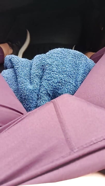 Seksi orta yaşlı seksi kadın senin için kirlenmeye hazır!