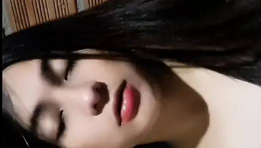 Mi padrastro me masturba deli