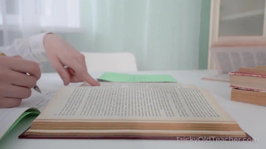 Zor yaşlı öğretmen - yaşlı öğretmen seksi öğrenci yapar