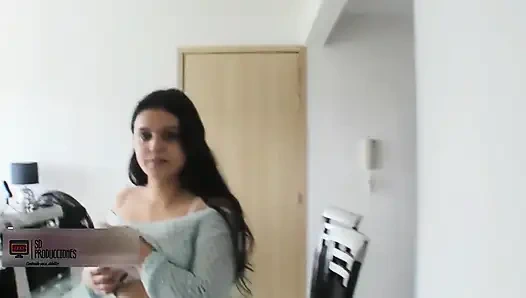 Azgın üvey erkek kardeşlerin evde yalnızken sikiştiği amatör derleme bölüm 1