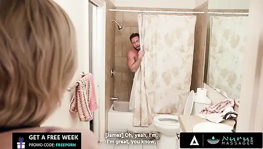 Nuru masajı - ellie nova riskli mutlu sonlu sikiş için sevgilisini oturma odası minderinde yağlıyor