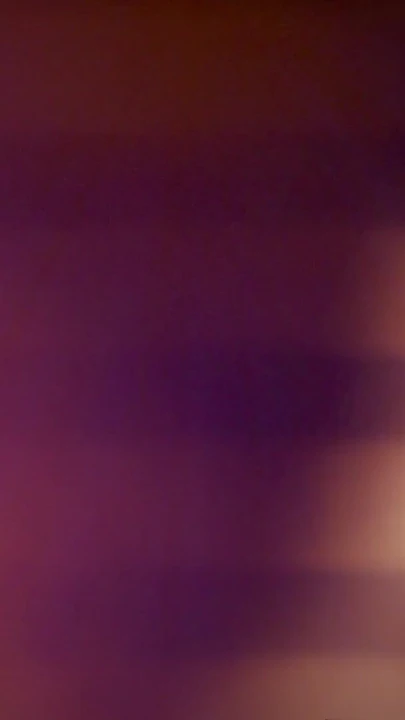 Пленительный момент из "Молодой художник, исполняющий боди-арт в замедленной съемке - она капает слизь на ее мягкую киску и удивительную задницу 🍑 "