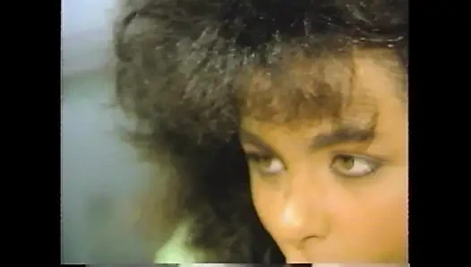 Onunla iş için röportaj yapan kişiyle seks yapıyor