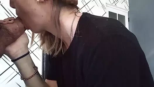 sarışın kızlar vermek oral seks ve Siktir et gösterilen onların tabanları