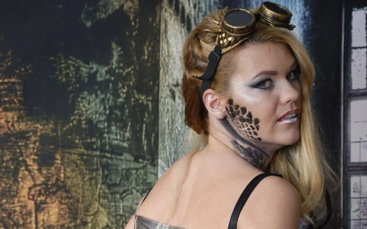 391 Izzy Delphine savaşçı kız