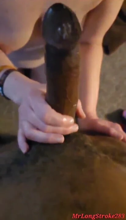 Diz çöken sakso ve anal arkadan çekimler