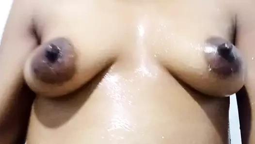 Seksi memeli ve sıkı amcıklı ateşli kız ev yapımı 37