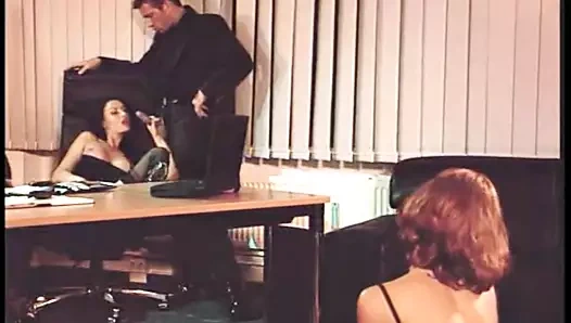 Nymphos perverts.mp4 ile tanışır