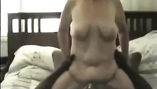 Olgun sarkık sürtük zevk büyük siyah çük