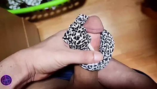 Üvey teyzemi ziyaret ediyor bölüm 1