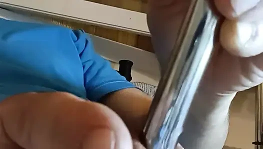 Olgun yarağımı inceliyorum