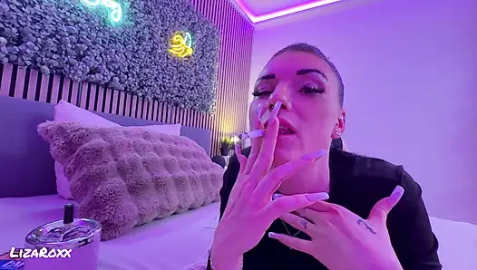 Beni sigara içerken yakaladı... Özensiz bir oral sekse dönüştü bakış açısı