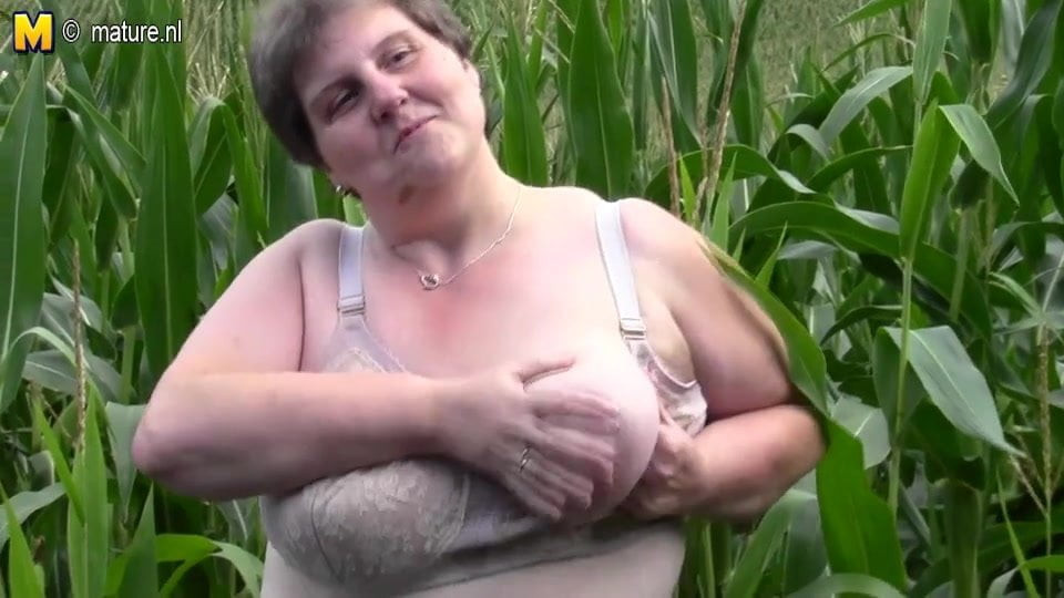 Eski şişman bbw anne sikikleri kendini açık