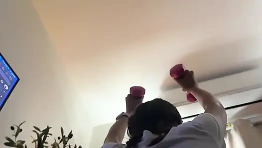 Terli öğleden sonra egzersiz öğütme ve işeme