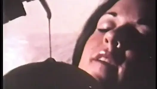 Çıplak retro güzelliklerin koleksiyonunu izlemenin tadını çıkarın