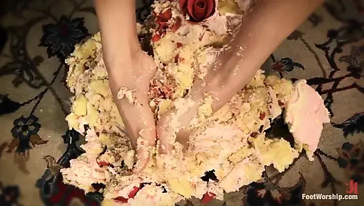 Bırak ayak yesinler!