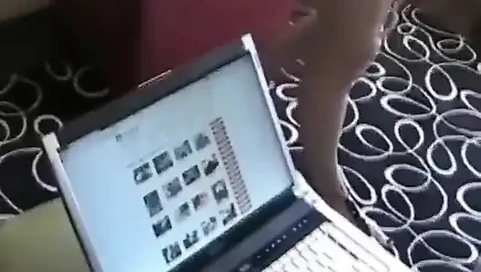 Büyük memeli sarışın olgun sikiliyor ve oynuyor