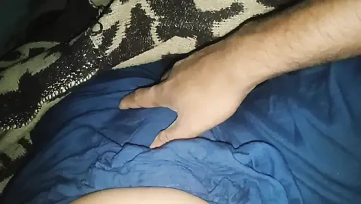 Desi teyze ko karne ka maja alag hai