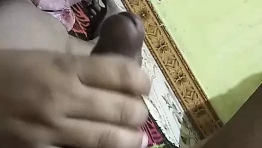 Üvey kız kardeşim geceleri benimle eğleniyor