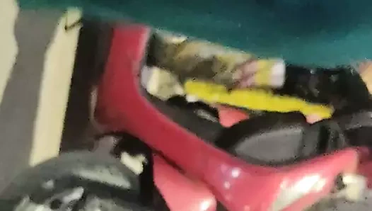 penty gösteren kamu