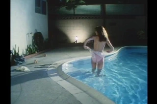 Terry congie - seksi üstsüz kız: gölgeler siyaha dönüyor